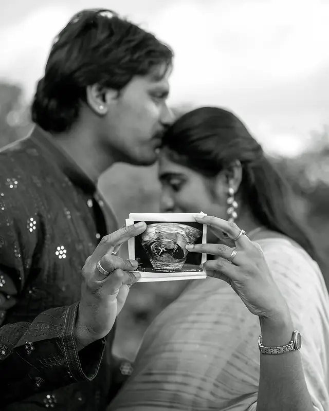 Maternity portrait session, golden hour